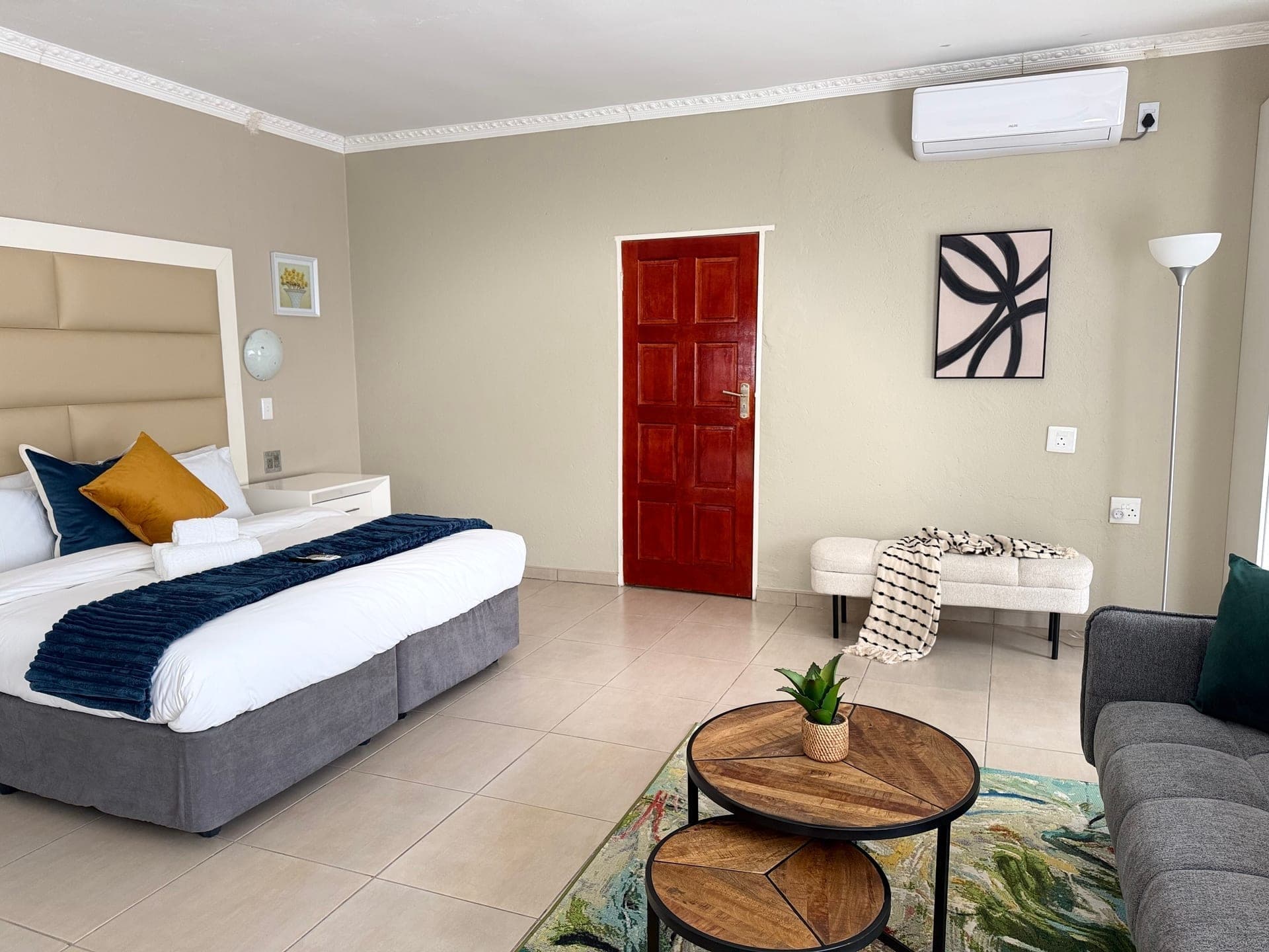 Room 8 – photo 7