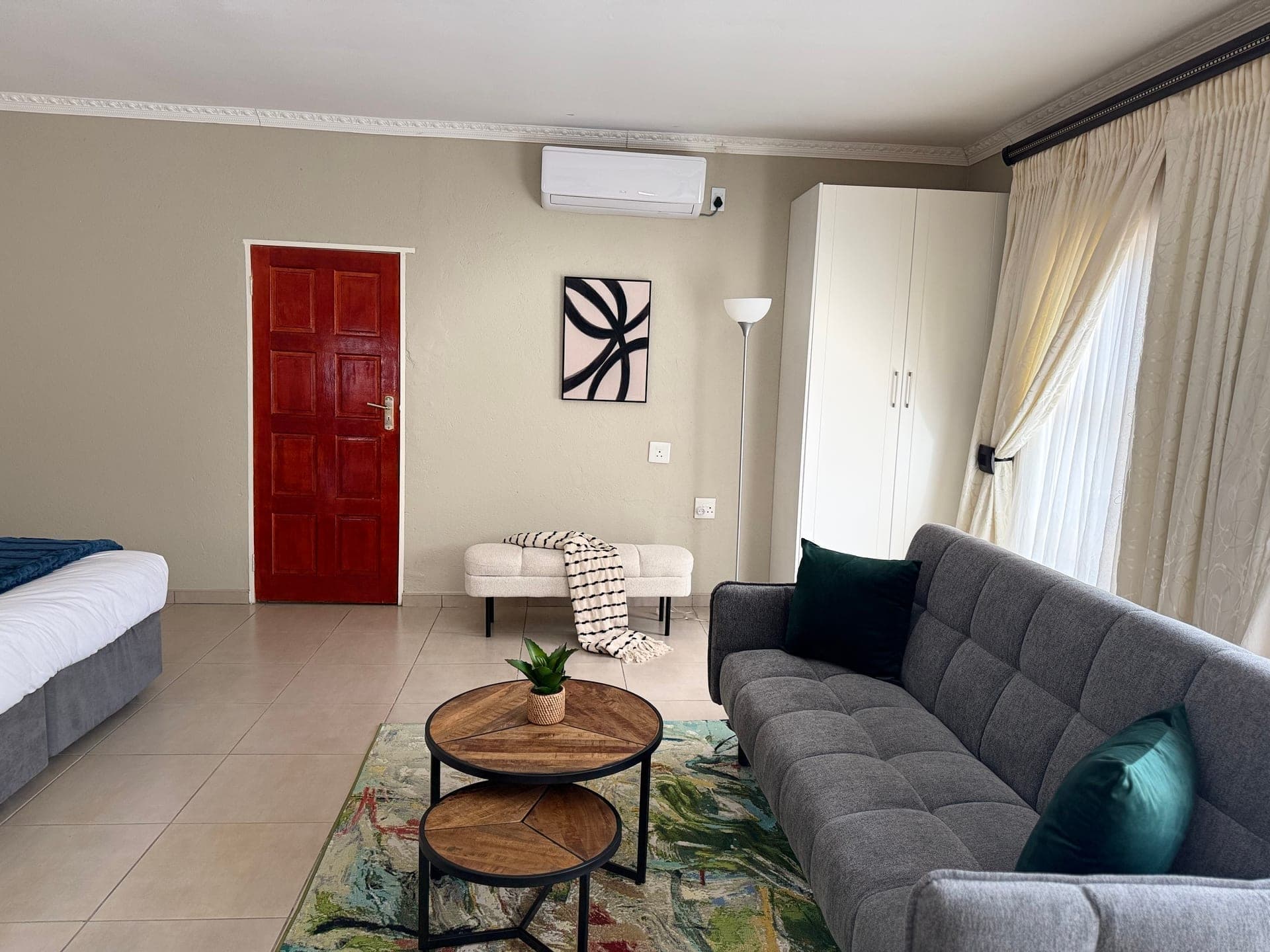 Room 8 – photo 9