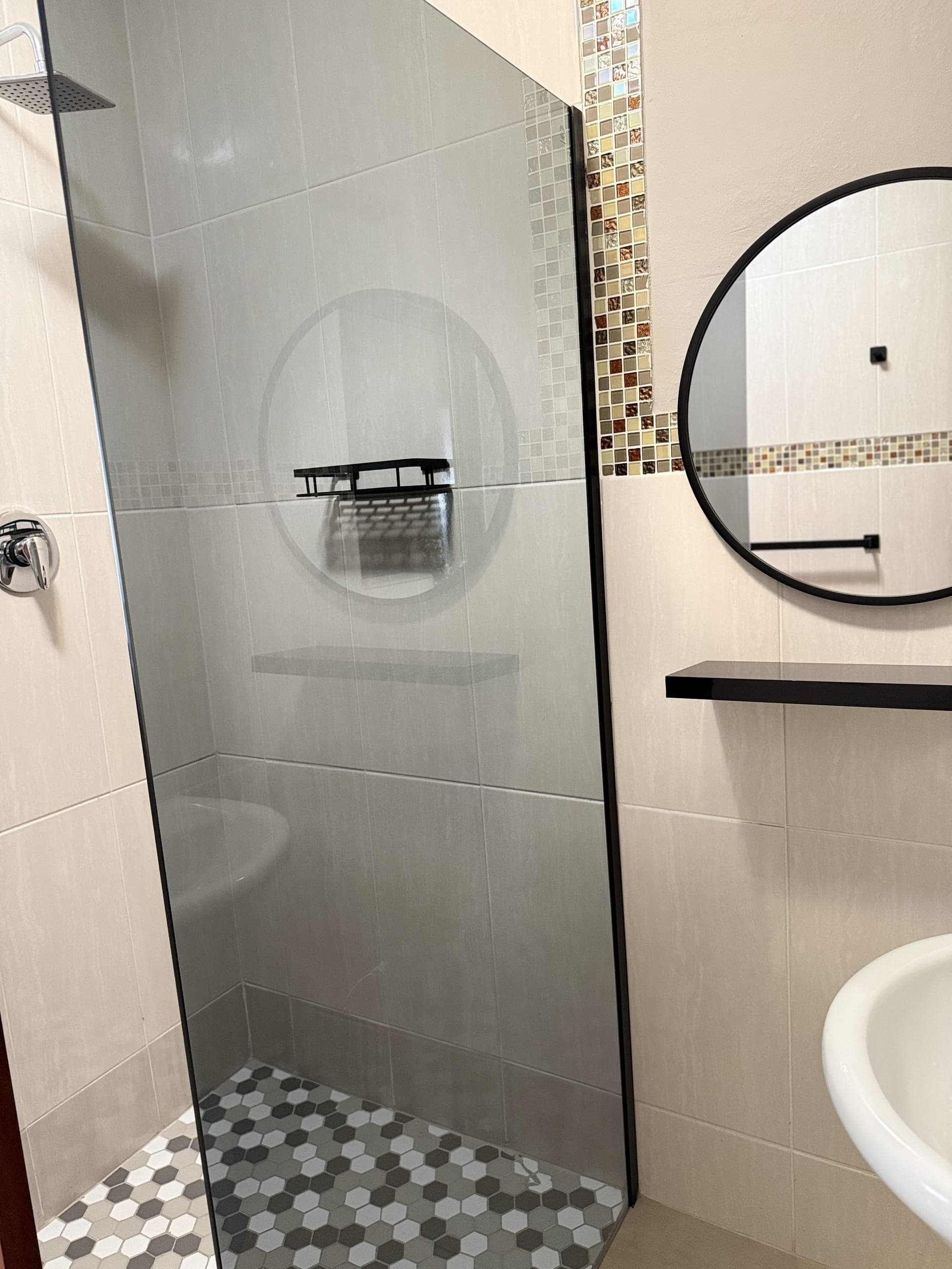 Room 2 – photo 6
